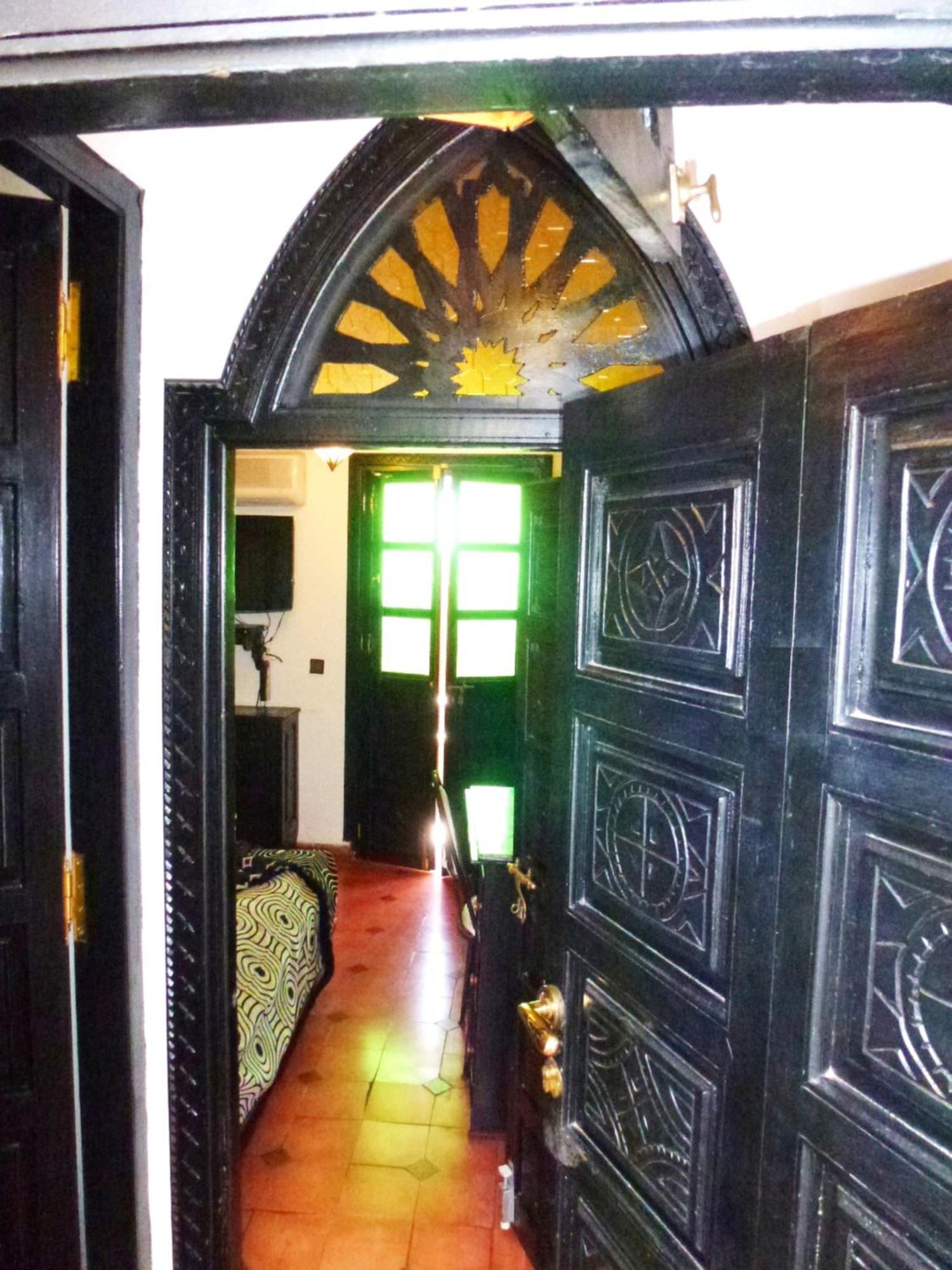 Bed & Breakfast Laarouss 2*