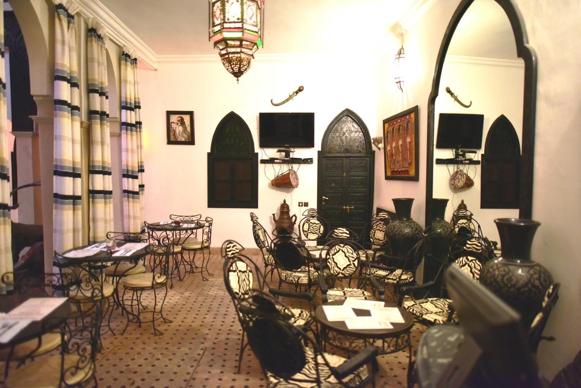 Bed & Breakfast Laarouss 2*