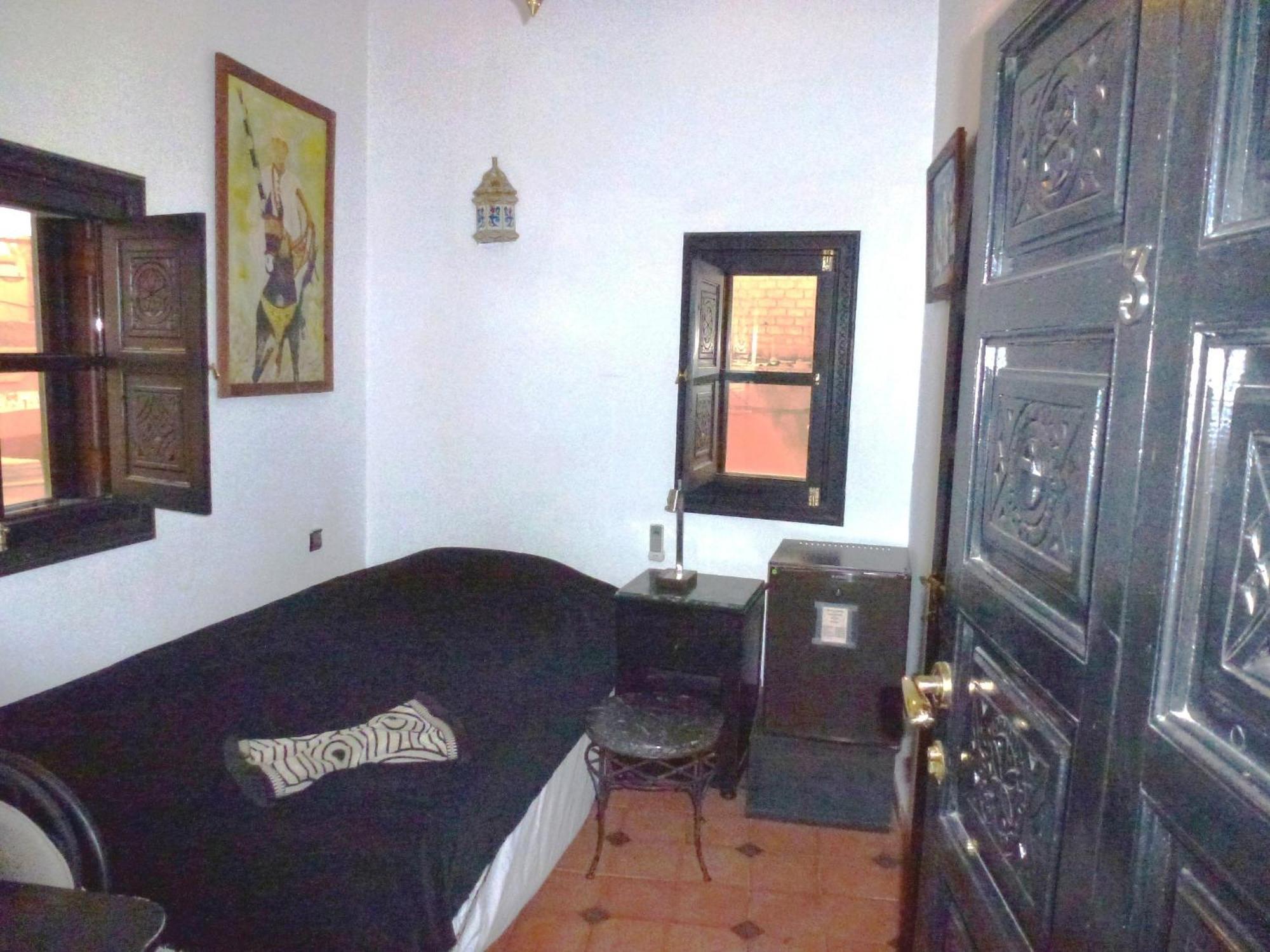 Bed & Breakfast Laarouss 2*